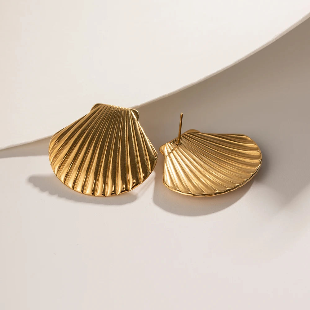Shell earrings 